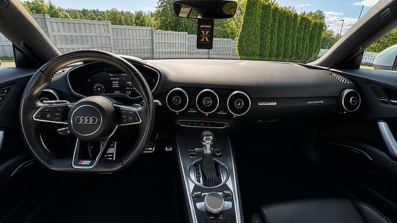 Audi TT 12 of 16