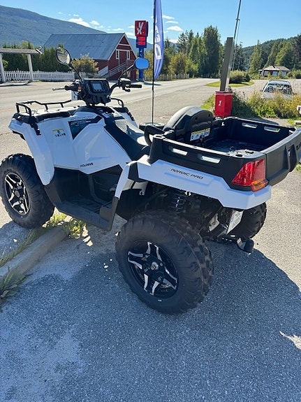 Polaris Sportsman X2 570 NORDIC PRO DEMO 4 of 5