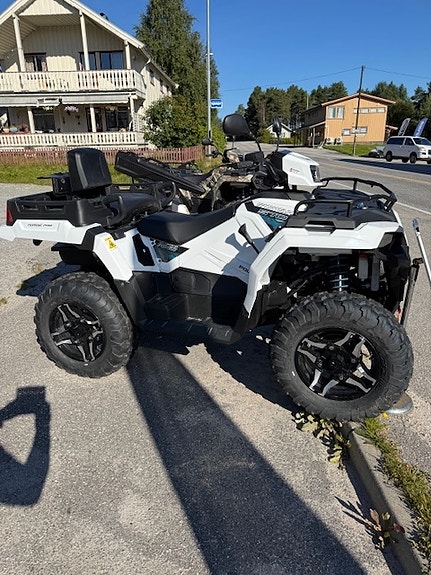Polaris Sportsman X2 570 NORDIC PRO DEMO 2 of 5