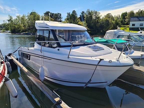 Jeanneau 605 Merry Fisher med Yamaha F100 2 of 17