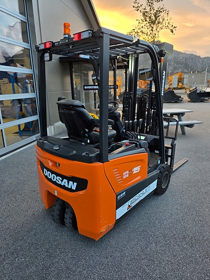 Doosan B15T-7 "75 timer" 3 of 5