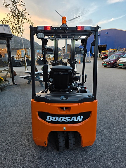 Doosan B15T-7 "75 timer" 4 of 5