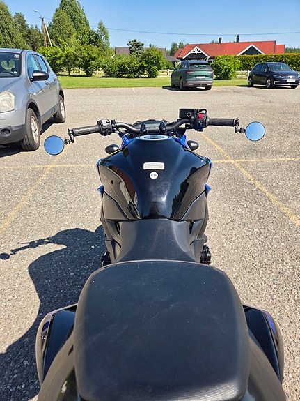 Suzuki GSX-S 750 8 of 16