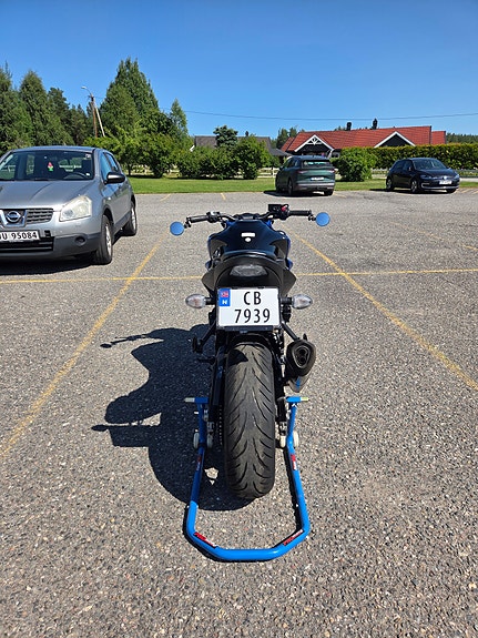 Suzuki GSX-S 750 7 of 16