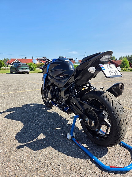 Suzuki GSX-S 750 6 of 16