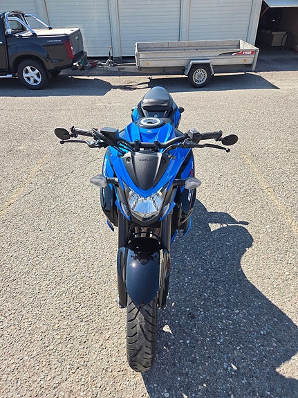 Suzuki GSX-S 750 3 of 16