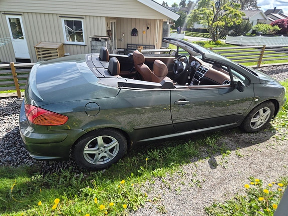 Peugeot 307 CC 2 of 17