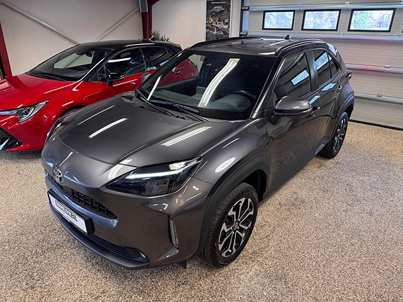 Toyota Yaris Cross 2 of 30