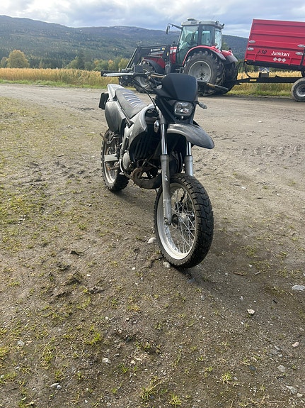 Yamaha DT 50 2 of 6