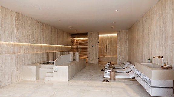 Penthouse med 113 m² terrasser og privat takterrasse | Basseng, spa og treningsrom