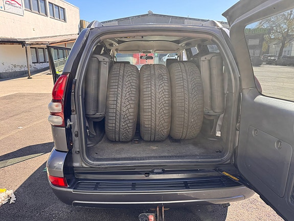 Toyota Land Cruiser 19 of 30