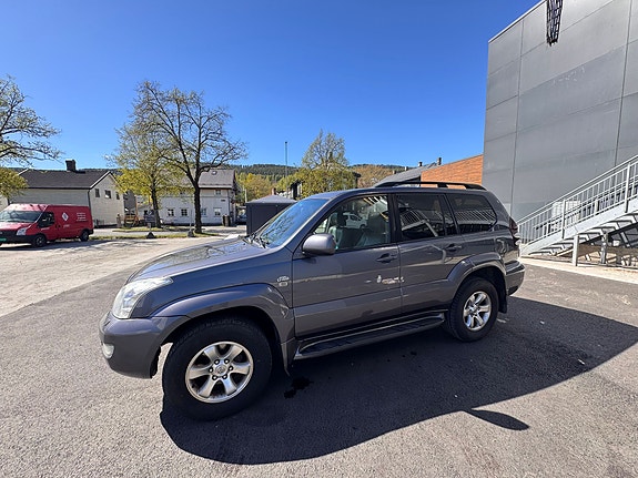 Toyota Land Cruiser 9 of 30