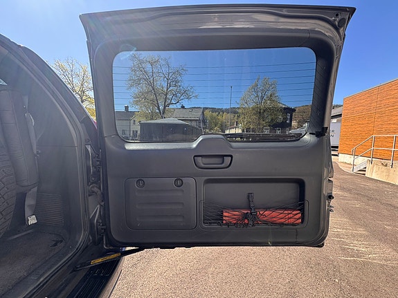 Toyota Land Cruiser 17 of 30