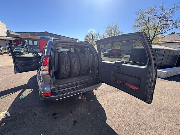 Toyota Land Cruiser 18 of 30