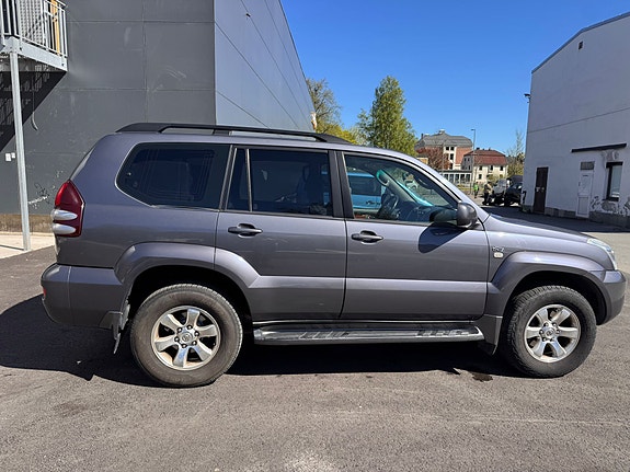 Toyota Land Cruiser 6 of 30