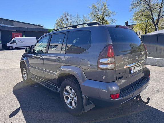 Toyota Land Cruiser 8 of 30