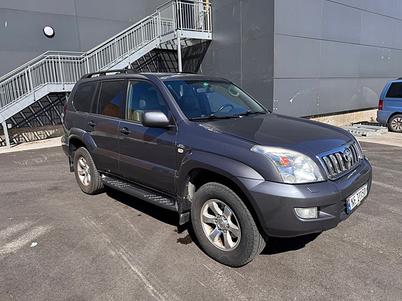 Toyota Land Cruiser 2 of 30