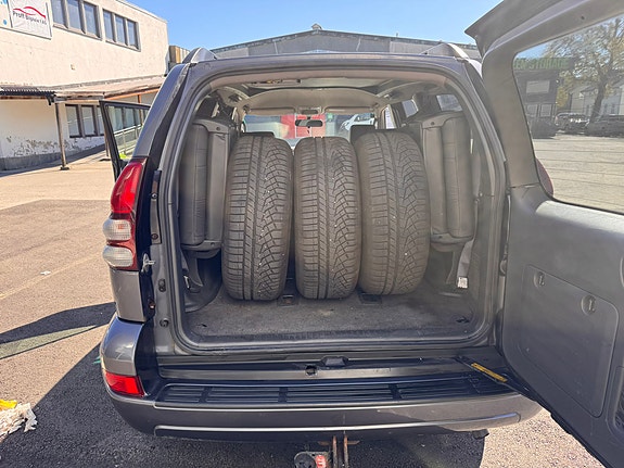 Toyota Land Cruiser 23 of 30