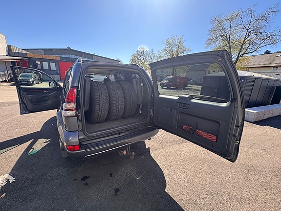 Toyota Land Cruiser 15 of 30
