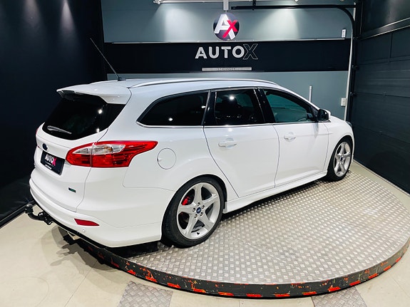 Ford Focus 13 of 30