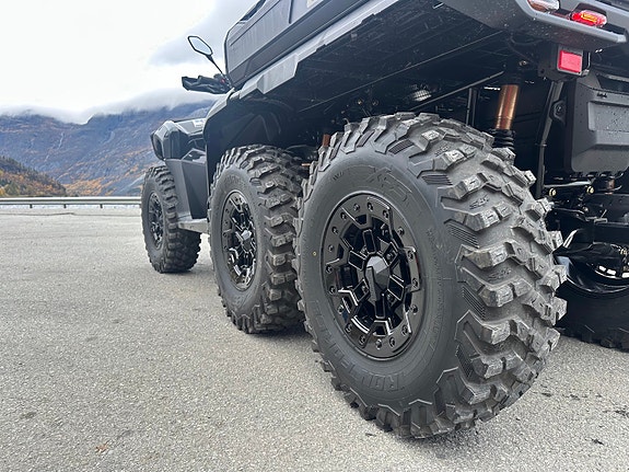 Can-Am Outlander MAX 6x6 1000R Backcountry 7 of 10