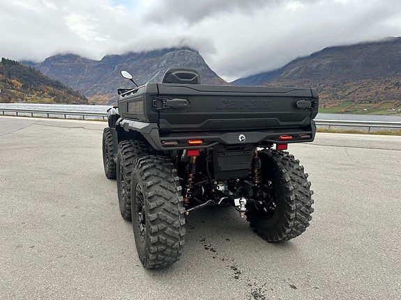 Can-Am Outlander MAX 6x6 1000R Backcountry 5 of 10
