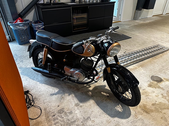 Puch 125 SV 3 of 5
