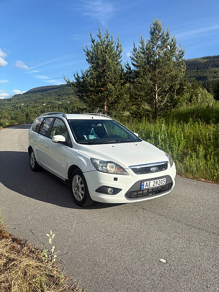 Ford Focus 2 of 16