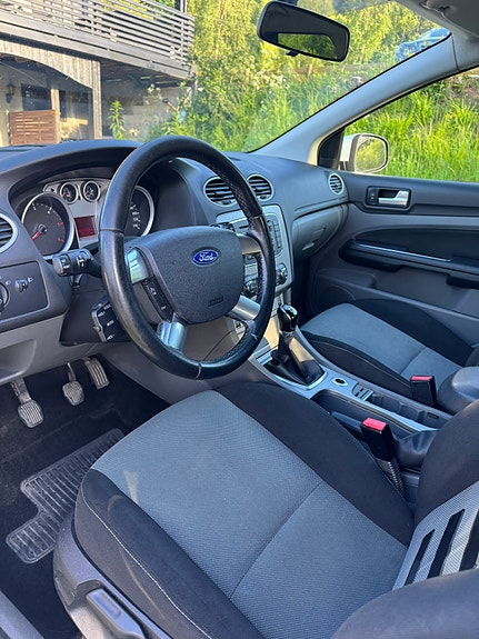 Ford Focus 12 of 16