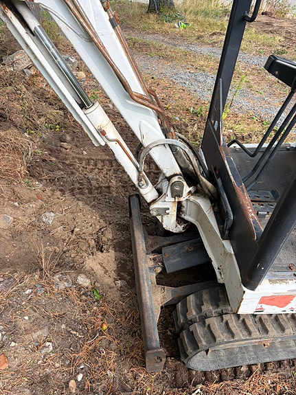 Bobcat 320 5 of 11
