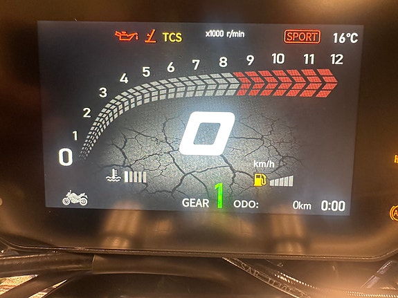 VOGE 625R 8 of 8