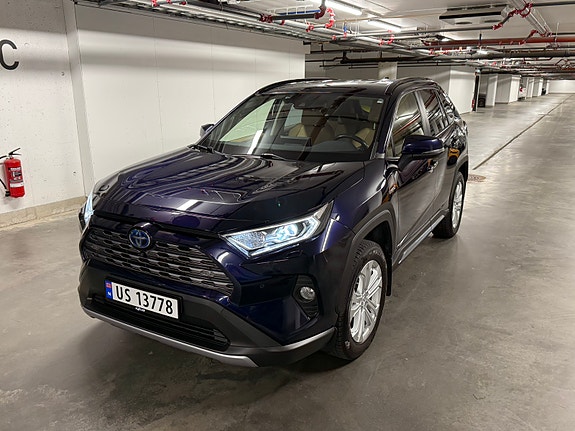 Toyota RAV4 2 of 5