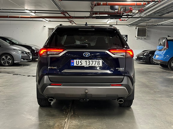 Toyota RAV4 5 of 5