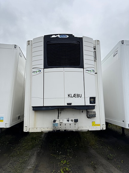Ekeri FNA med 2-temp og bommer. Takhengt skillevegg. 2780mm innvendig høyde. EU godkjent før levering. Selges for kunde 6 of 9
