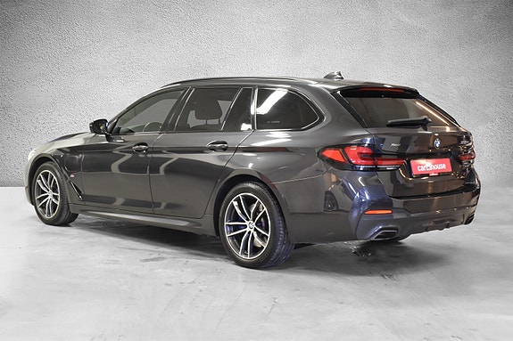 BMW 530e 4 of 5