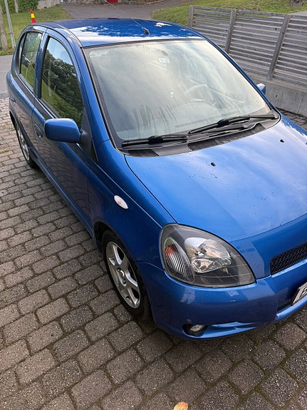 Toyota Yaris 5 of 14