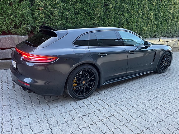 Porsche Panamera 17 of 22