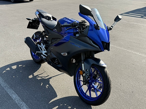 Yamaha YZF-R125 26 of 30