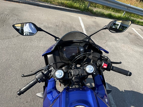 Yamaha YZF-R125 22 of 30