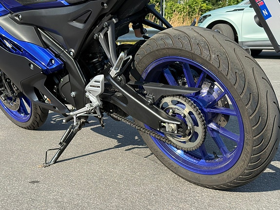 Yamaha YZF-R125 16 of 30
