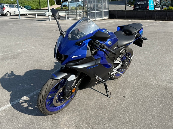 Yamaha YZF-R125 28 of 30