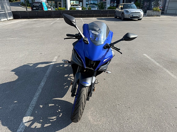 Yamaha YZF-R125 23 of 30