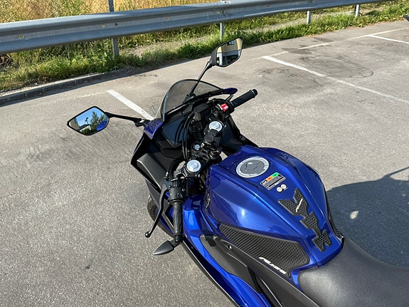 Yamaha YZF-R125 8 of 30