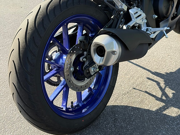 Yamaha YZF-R125 19 of 30