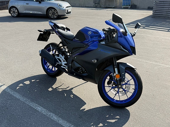 Yamaha YZF-R125 4 of 30