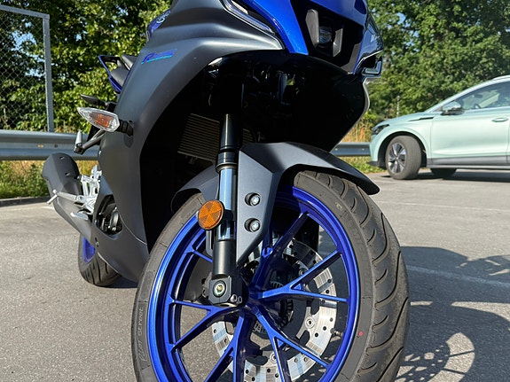 Yamaha YZF-R125 10 of 30