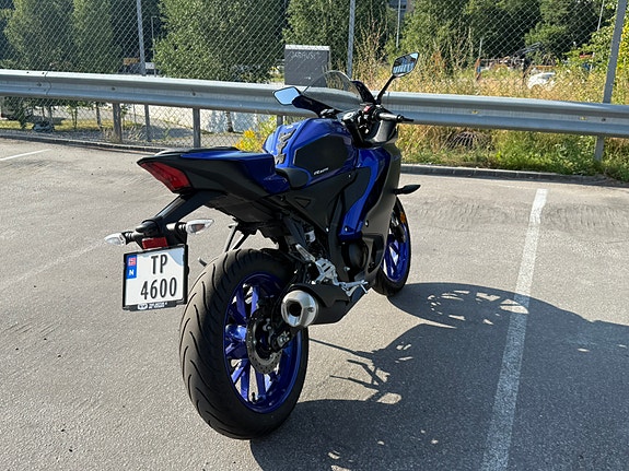 Yamaha YZF-R125 17 of 30