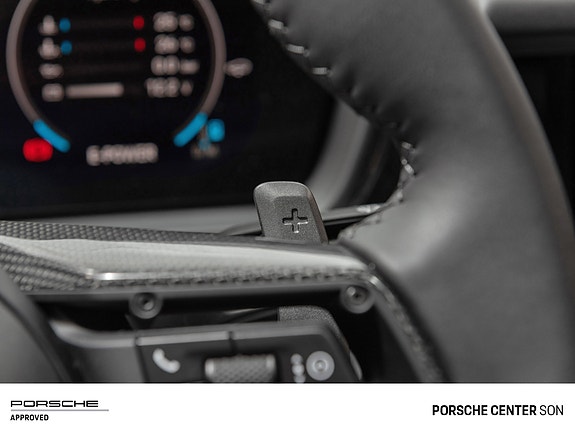 Porsche Cayenne Coupe 29 of 30