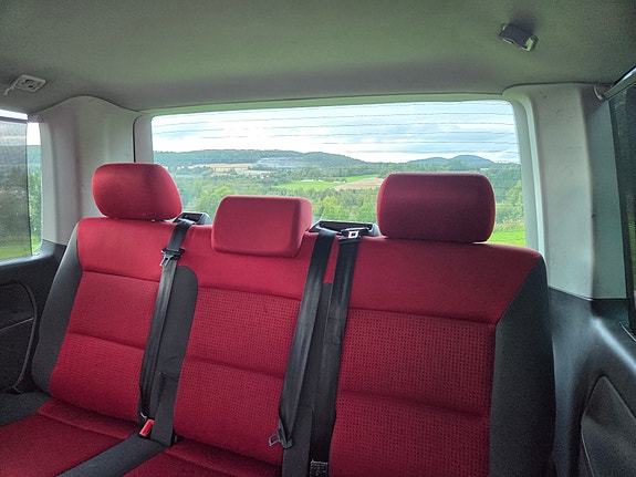 Volkswagen Multivan 9 of 16