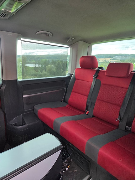 Volkswagen Multivan 10 of 16